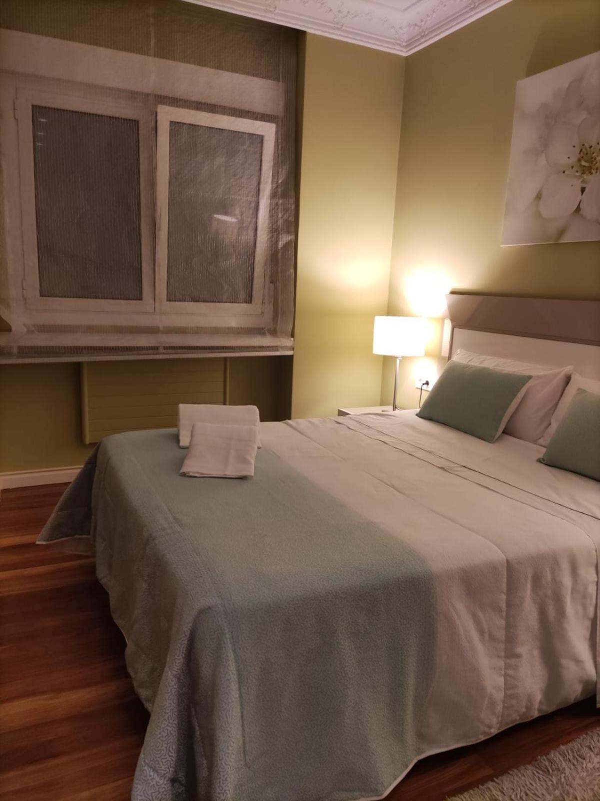 Habitacion En Vivienda Gran Via Bilbao Room photo